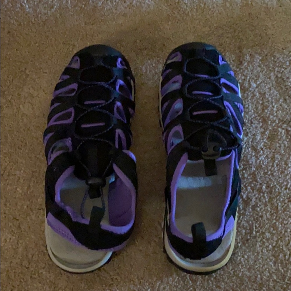 NIB Walking shoes/sandals